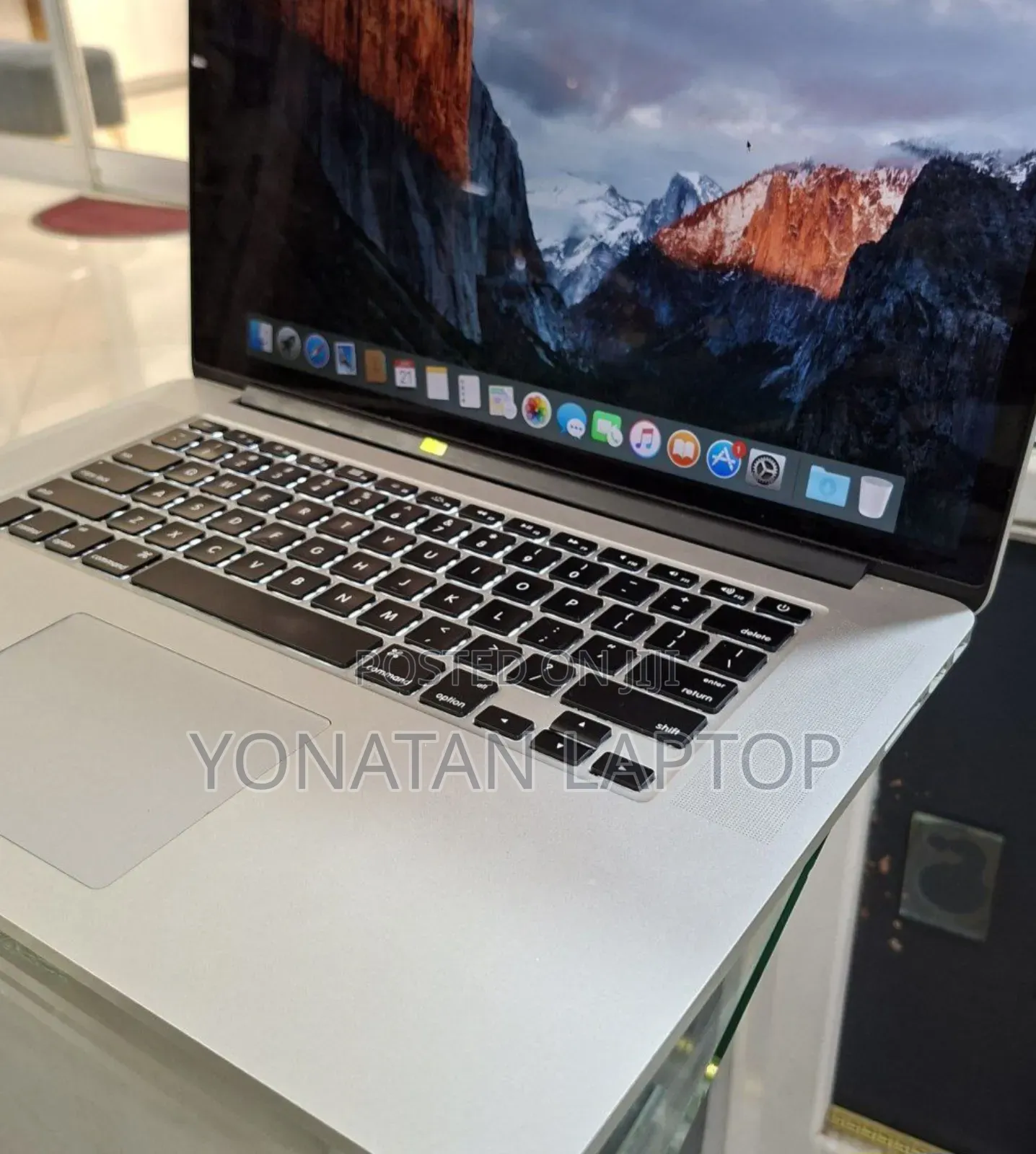 New Laptop Apple MacBook Pro 16GB Intel Core I7 SSD 256GB