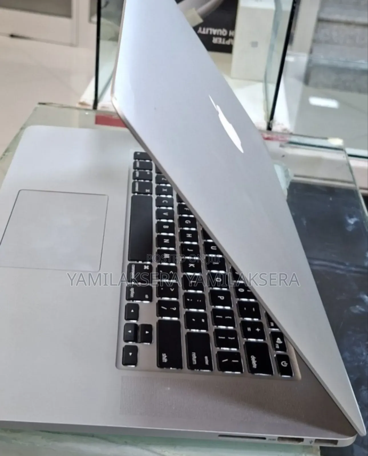 New Laptop Apple MacBook Pro 2015 16GB Intel Core I5 SSD 512GB