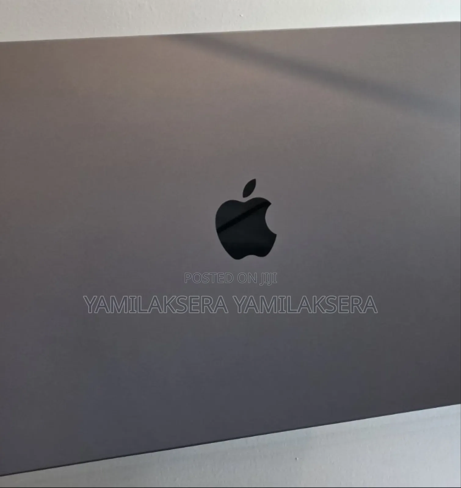 New Laptop Apple MacBook Air 2024 M3 13-Inch 8GB Apple M3 SSD 256GB