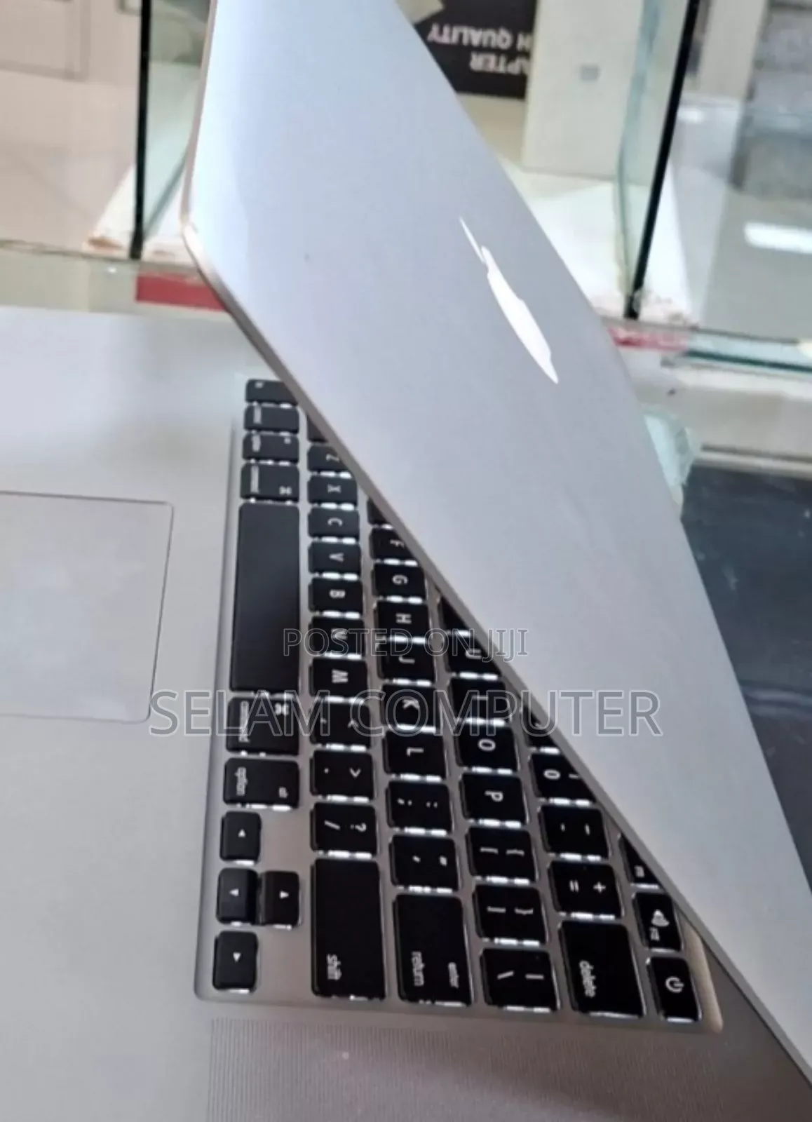 New Laptop Apple MacBook Pro 2015 16GB Intel Core I7 SSD 256GB