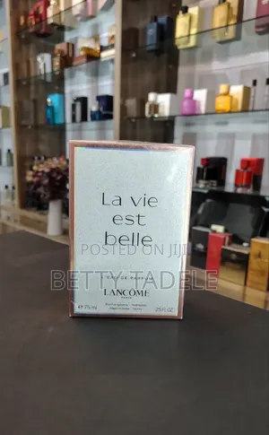 Photo - La Vie Est Belle Perfume