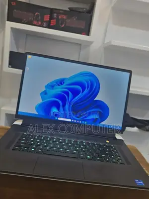 New Laptop Alienware M17x R2 32GB Intel Core I7 SSD 1T