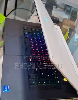 New Laptop Alienware M17x R2 32GB Intel Core I7 SSD 1T