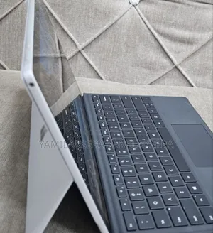 New Laptop Microsoft Surface Pro 7 8GB Intel Core I5 SSD 128GB