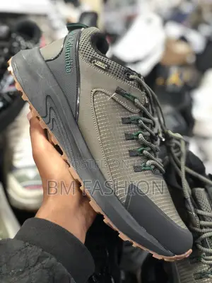 Photo - Columbia Quality Waterproof Fashion Sneaker