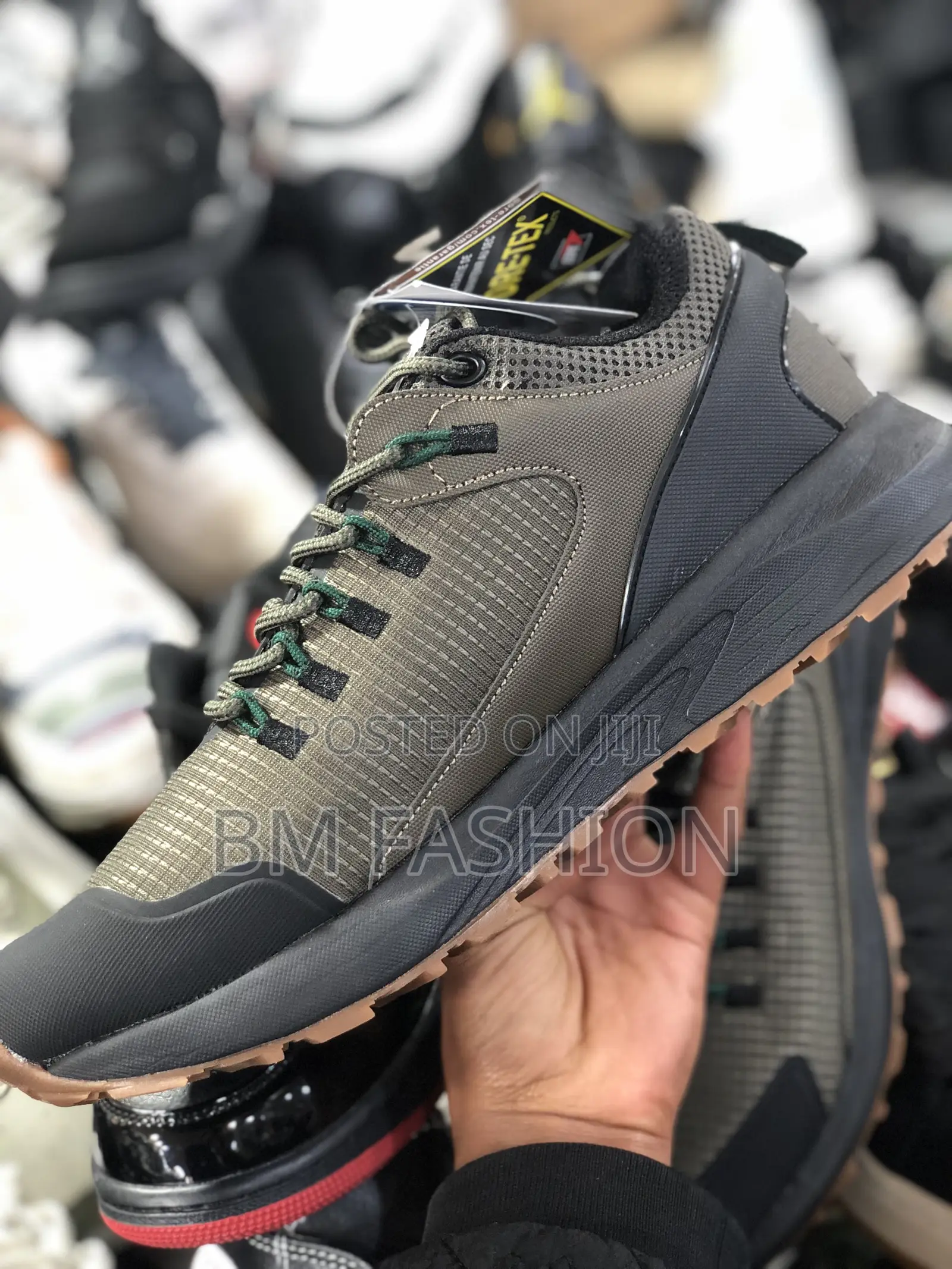 Columbia Quality Waterproof Fashion Sneaker