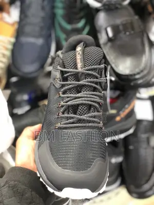 High Quality Waterproof Sneaker Columbia Breathable