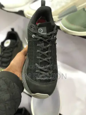 Columbia Men’S Classic Waterproof Sneaker