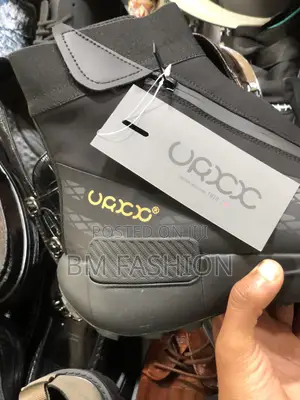 High Quality Waterproof Boots Full Black Comfortable