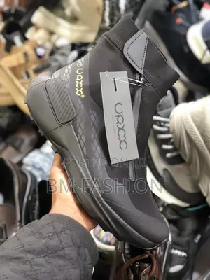 Photo - High Quality Waterproof Boots Full Black Comfortable