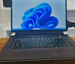 New Laptop Alienware M17x R2 32GB Intel Core I7 SSD 1T