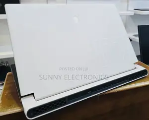 New Laptop Alienware M17x R2 32GB Intel Core I7 SSD 1T