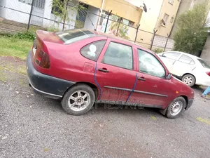 Volkswagen Polo 2002 Red