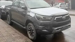 New Toyota Hilux 2023 Gray