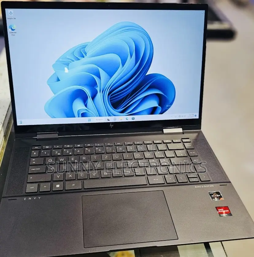 New Laptop HP Envy X360 16GB AMD Ryzen 7 SSD 1T