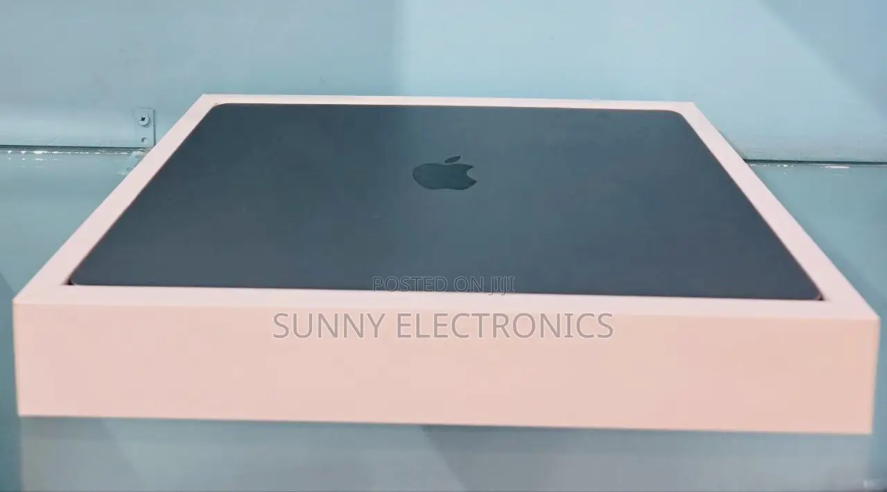 New Laptop Apple MacBook Air 2024 M3 15-Inch 8GB Apple M3 SSD 256GB