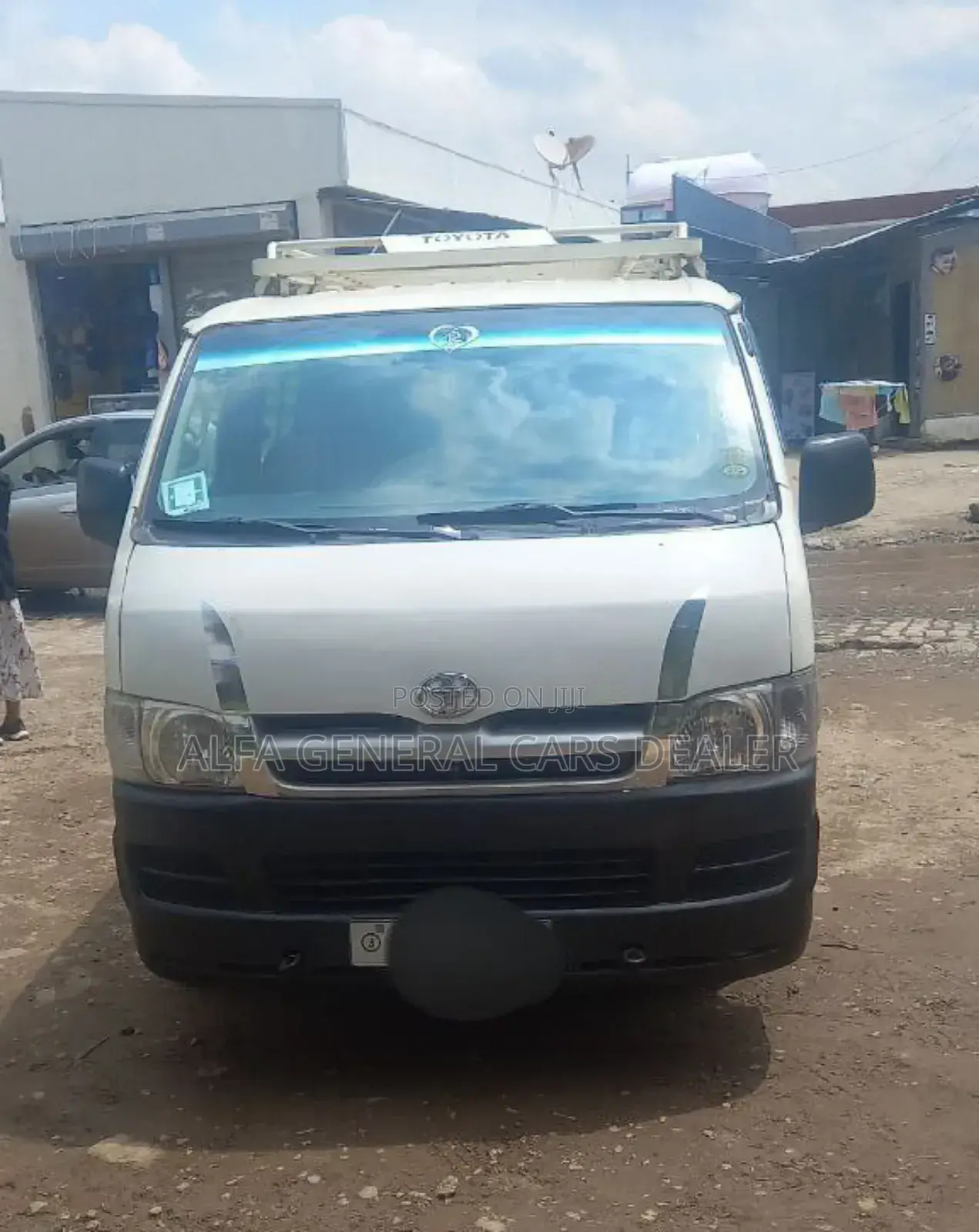 Toyota HiAce 2011 White