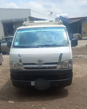 Photo - Toyota HiAce 2011 White