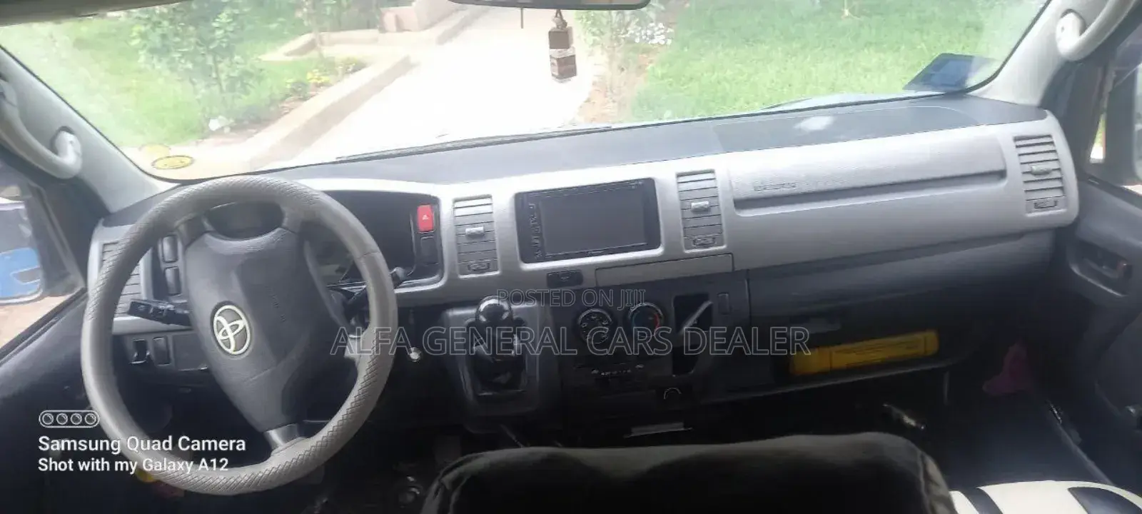 Toyota HiAce 2011 White