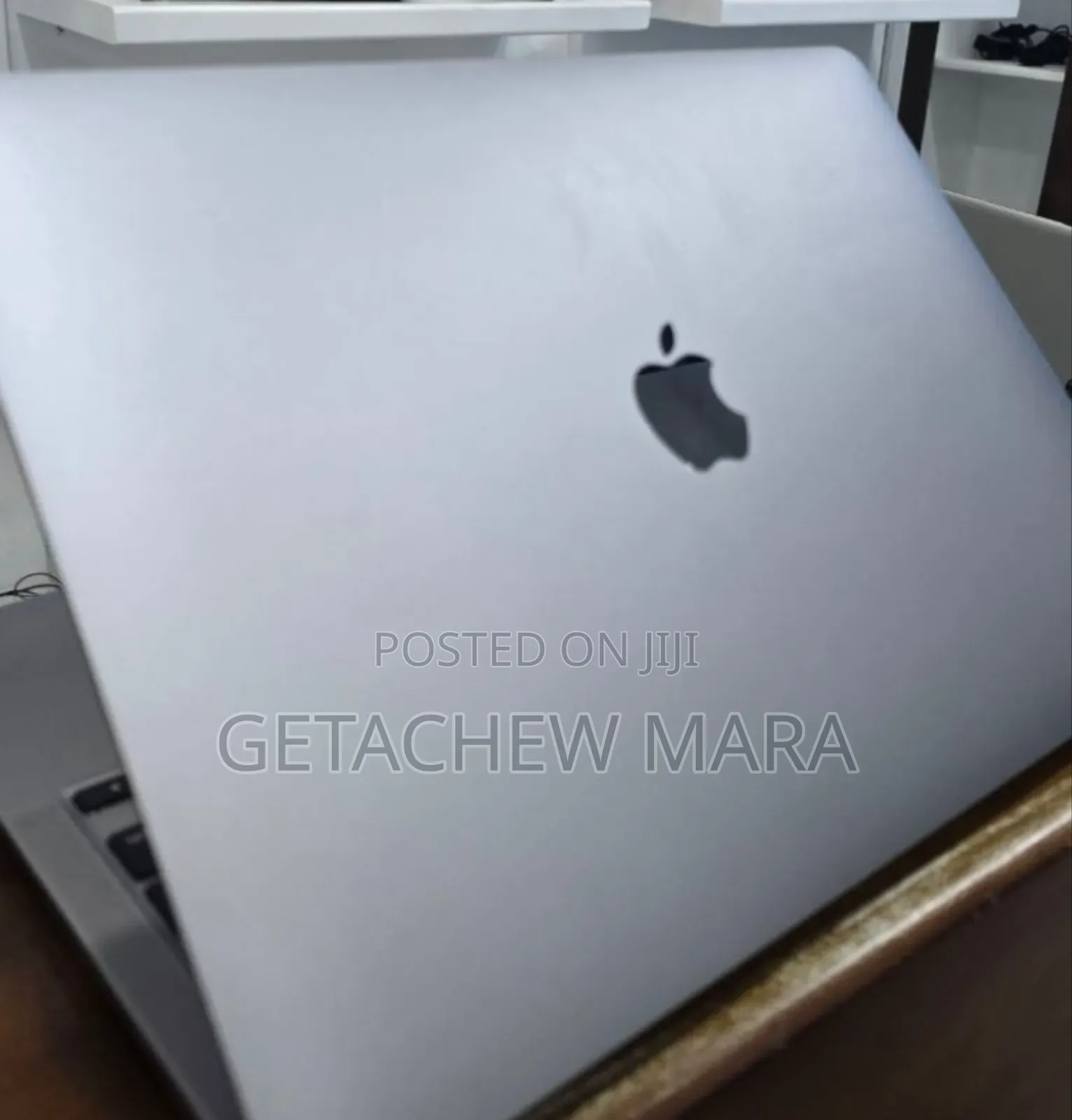 New Laptop Apple MacBook Pro M1 8GB Intel Core I7 SSD 256GB