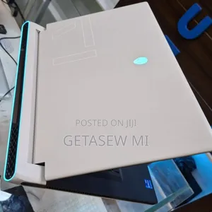 New Laptop Alienware M17x R2 32GB Intel Core I7 SSD 1T