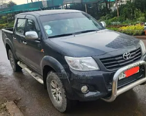Toyota Hilux 2012 Black