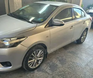 Toyota Yaris 2015 Silver