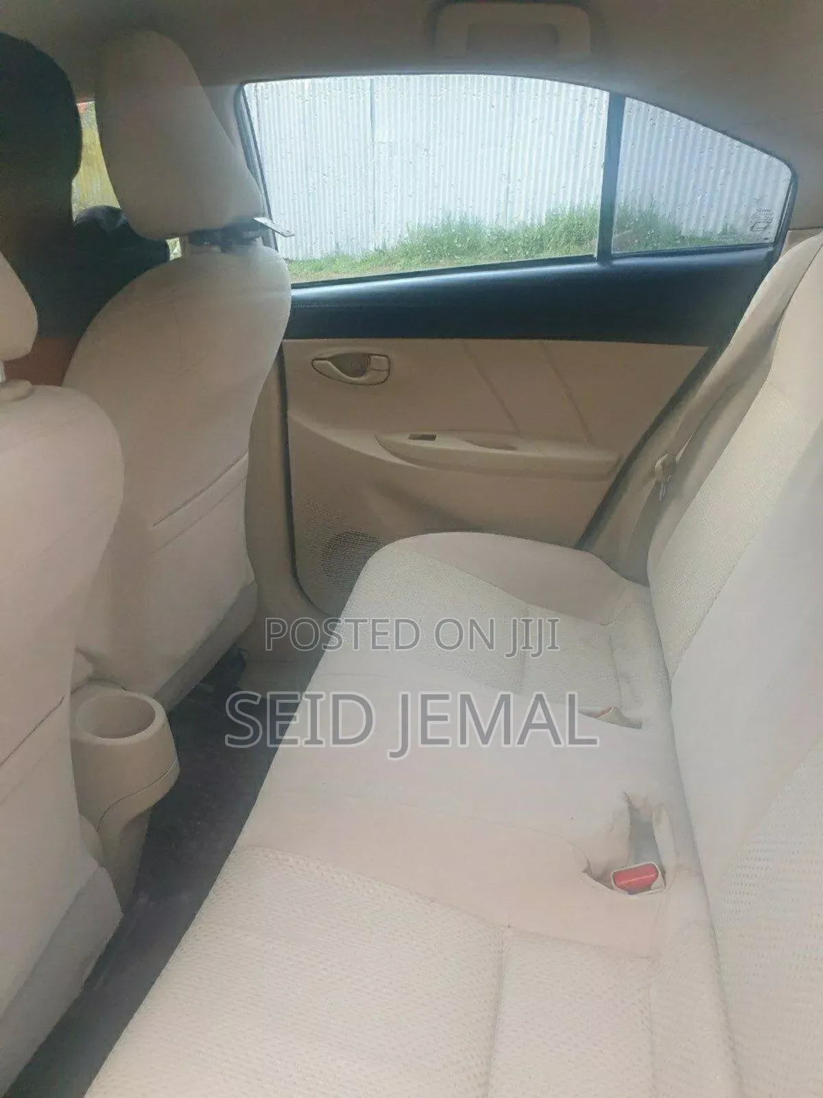 Toyota Yaris 2015 Silver