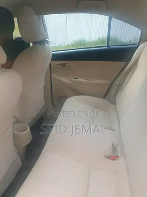 Toyota Yaris 2015 Silver