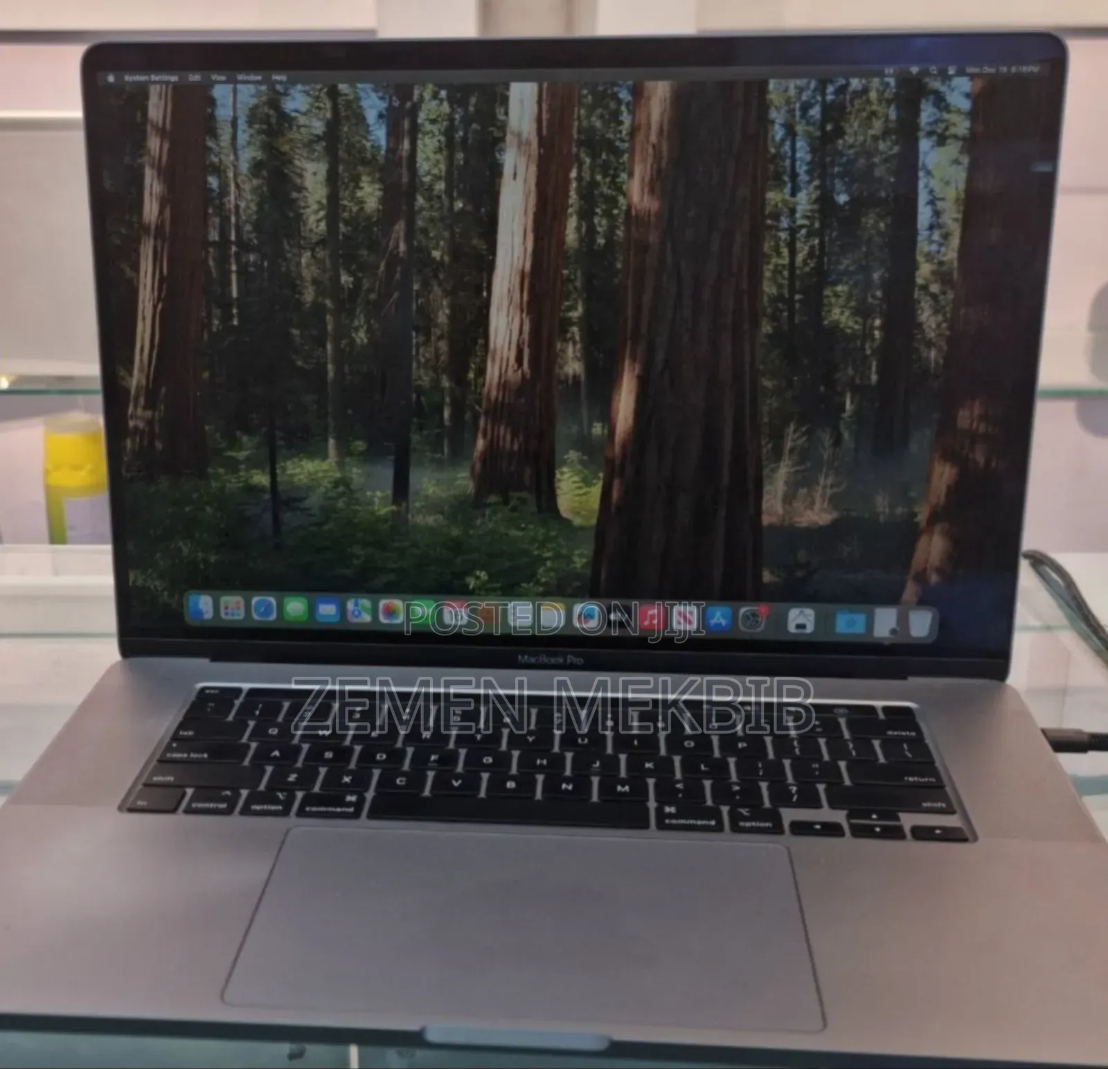 New Laptop Apple MacBook Pro 2019 16GB Intel Core I7 SSD 512GB