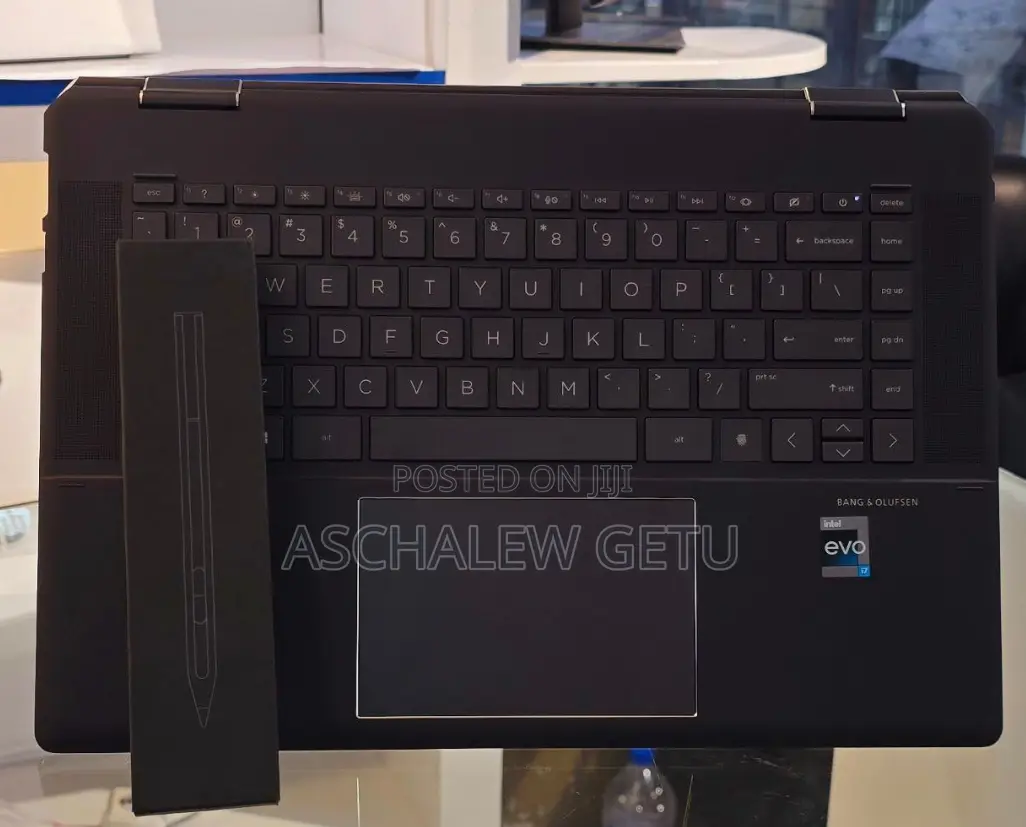 New Laptop HP Spectre 16GB Intel Core I7 SSD 1T