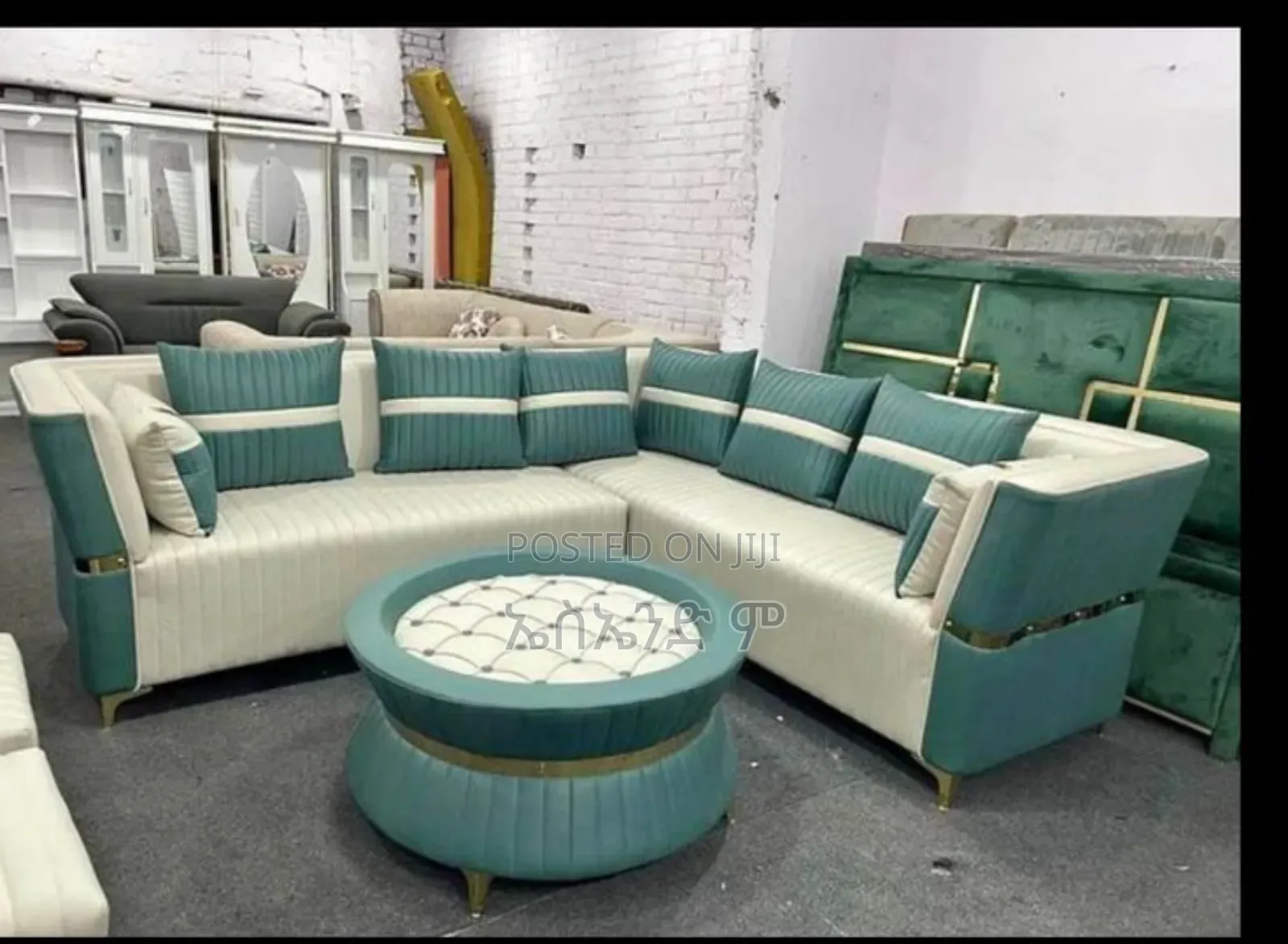 Covered Sofa Design With Table