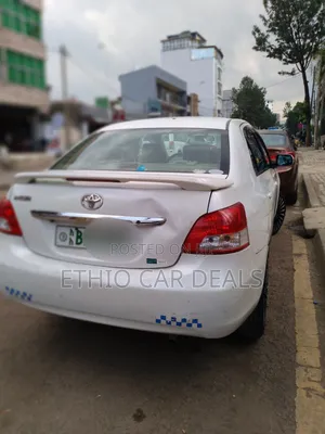 Toyota Yaris 2009 White