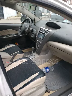 Toyota Yaris 2009 White