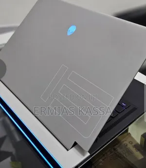 New Laptop Alienware M17x R2 16GB Intel Core I7 SSD 1T