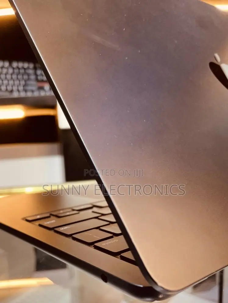 New Laptop Apple MacBook Air 2024 M3 13-Inch 8GB Apple M3 SSD 256GB