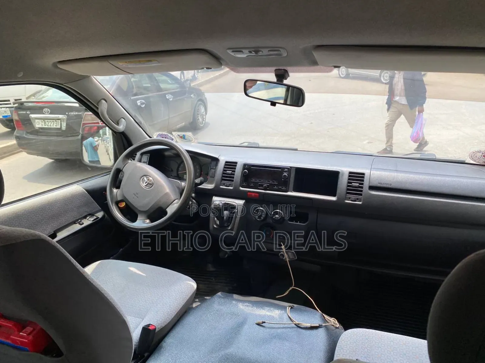 Toyota HiAce 2017 White