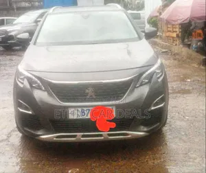 Photo - Peugeot 5008 2020 Gray