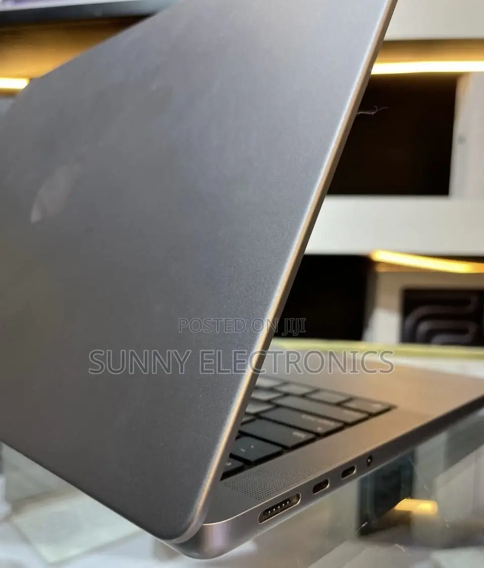 New Laptop Apple MacBook Pro 2024 M3 14-Inch 16GB Apple M3 Pro SSD 1T