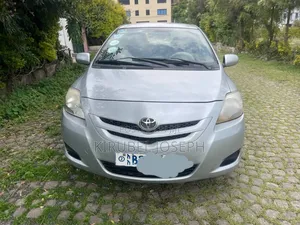 Photo - Toyota Belta 2007 Silver