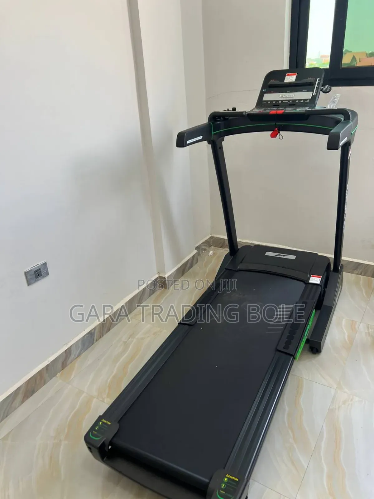 Sport Treadmill Reebok J200