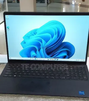 Photo - New Laptop Dell Vostro 3520 8GB Intel Core I5 SSD 1T