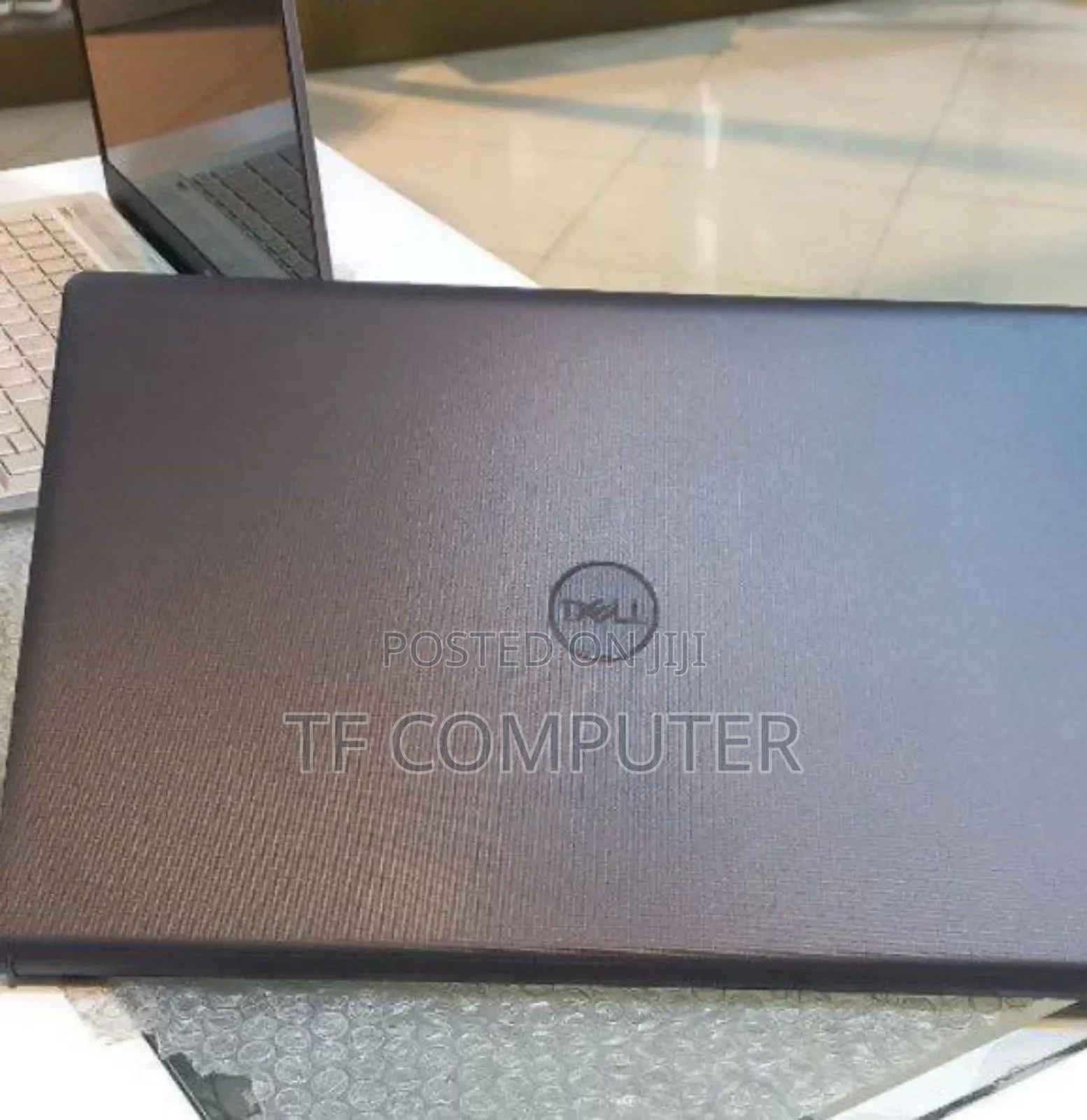 New Laptop Dell Vostro 3520 8GB Intel Core I5 SSD 1T