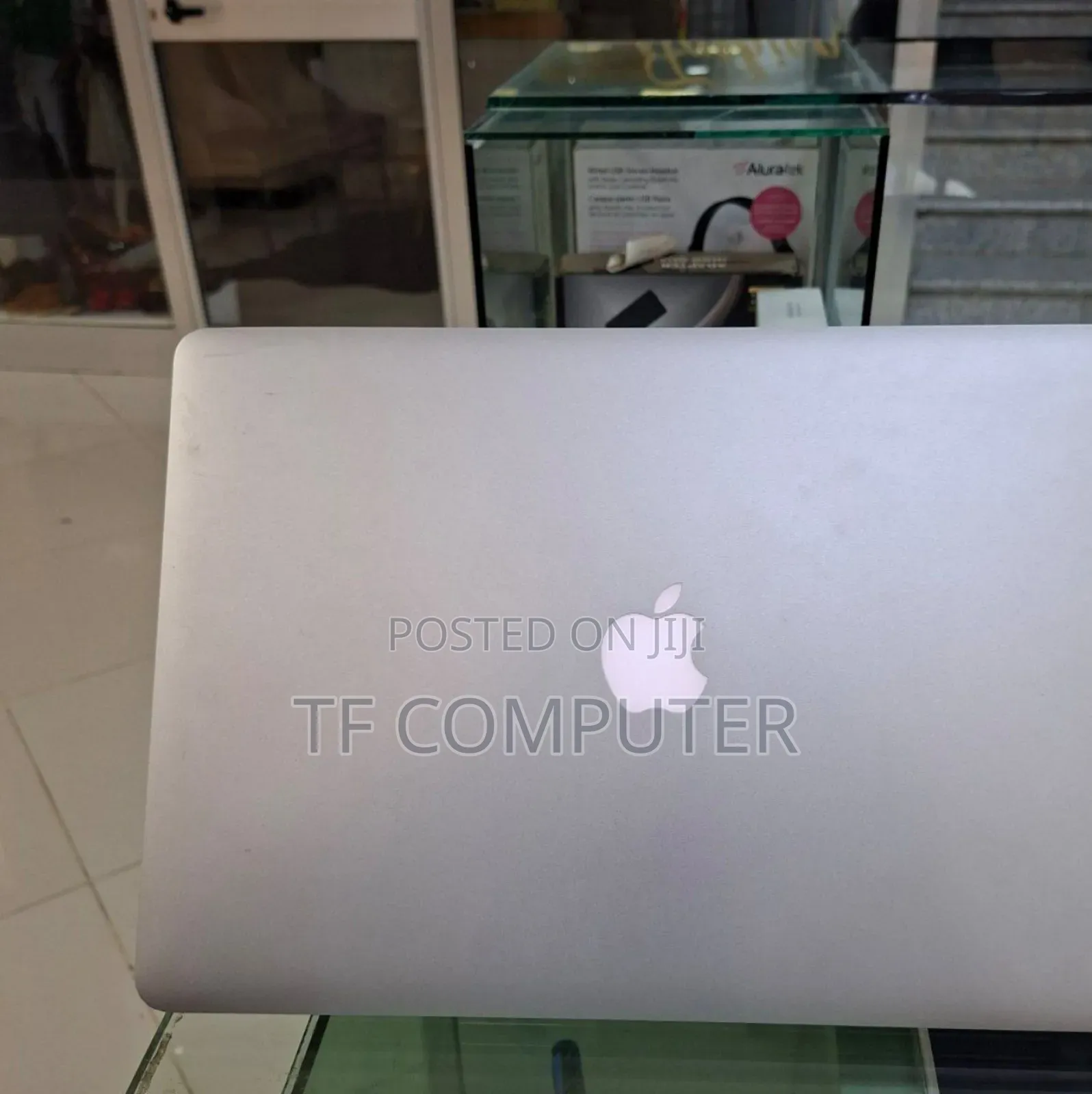 New Laptop Apple MacBook Pro 2015 16GB Intel Core I7 SSD 256GB