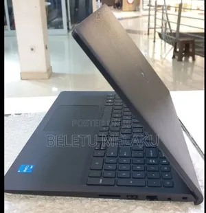 New Laptop Dell Vostro 3520 8GB Intel Core I5 SSD 1T