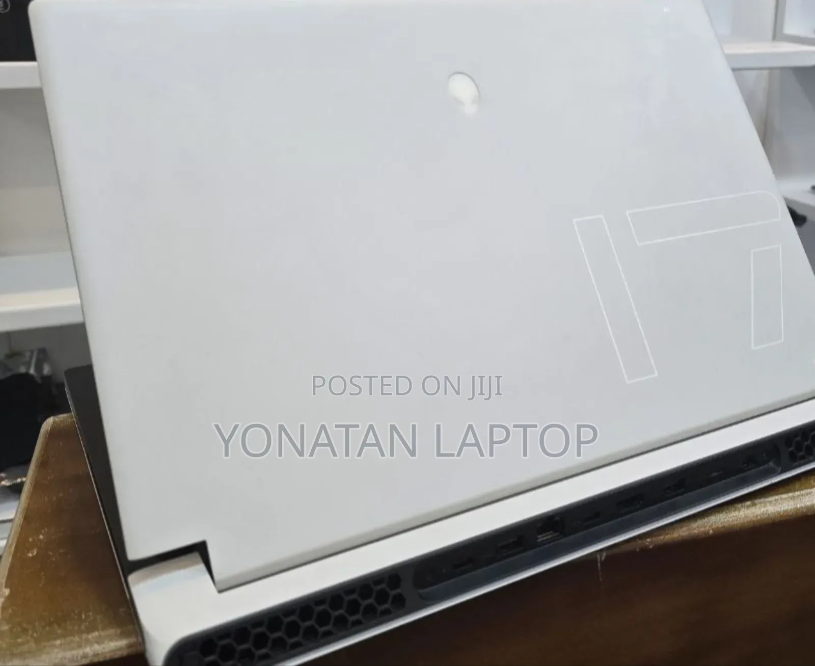 New Laptop Alienware M17x R2 32GB Intel Core I7 SSD 1T