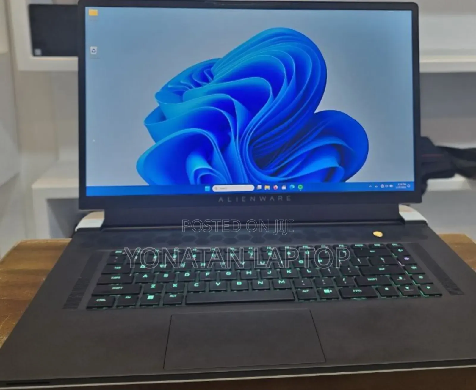 New Laptop Alienware M17x R2 32GB Intel Core I7 SSD 1T