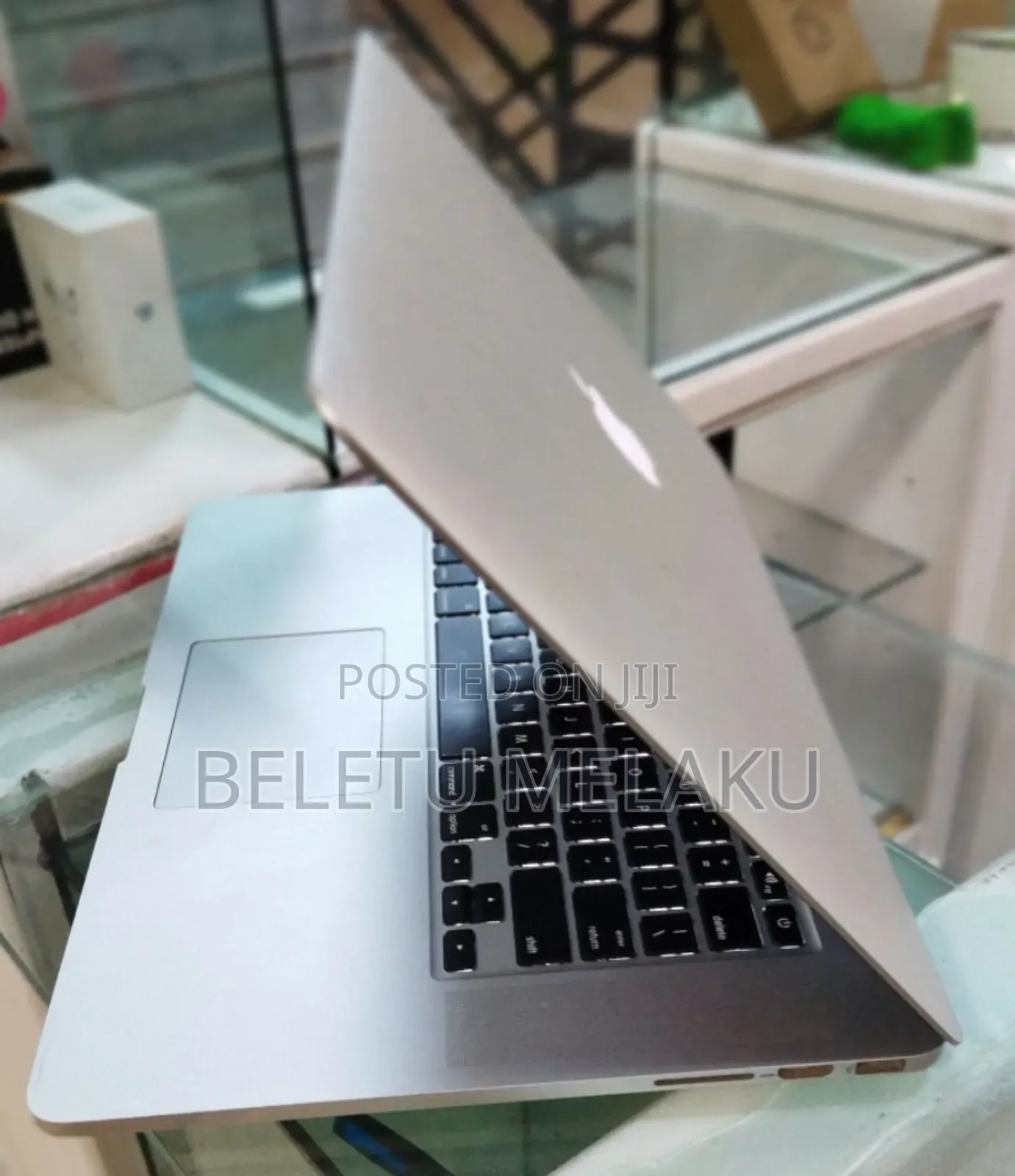 New Laptop Apple MacBook Pro 2015 16GB Intel Core I7 SSD 256GB