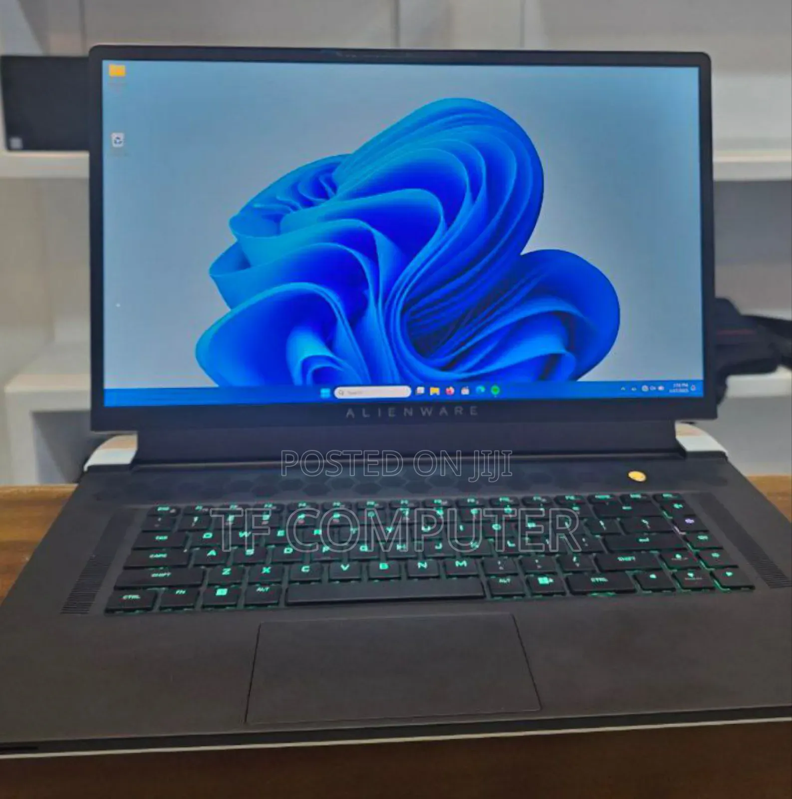 New Laptop Alienware M17x R2 32GB Intel Core I7 SSD 1T