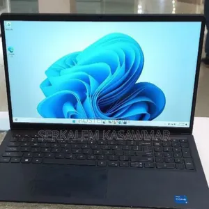 Photo - New Laptop Dell Vostro 3520 8GB Intel Core I5 SSD 1T